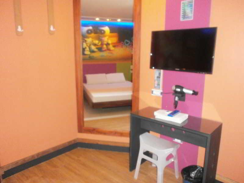 Hotel Dream World Las Piñas Extérieur photo
