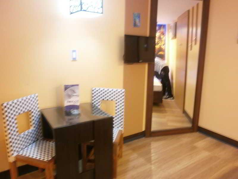 Hotel Dream World Las Piñas Extérieur photo