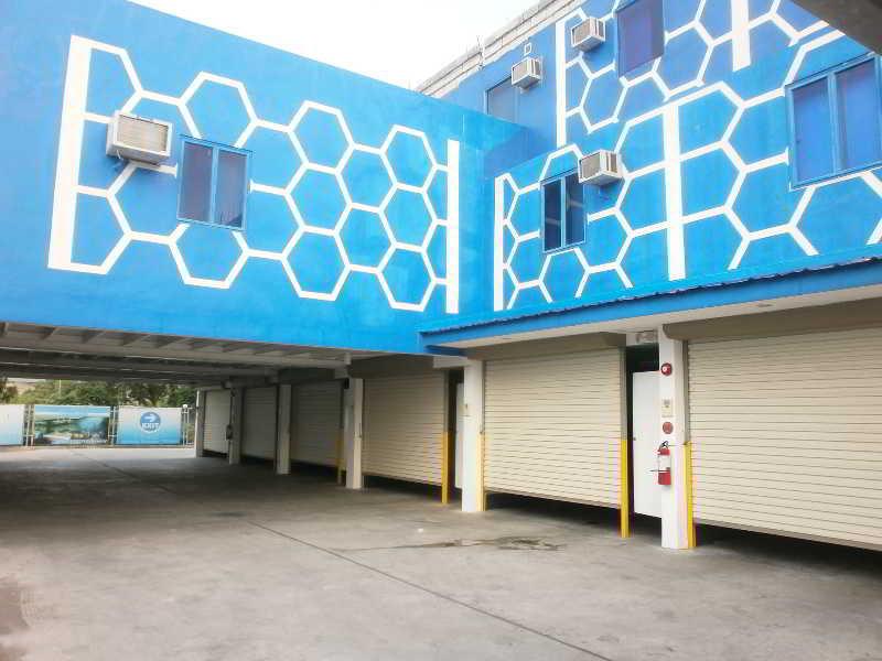 Hotel Dream World Las Piñas Extérieur photo